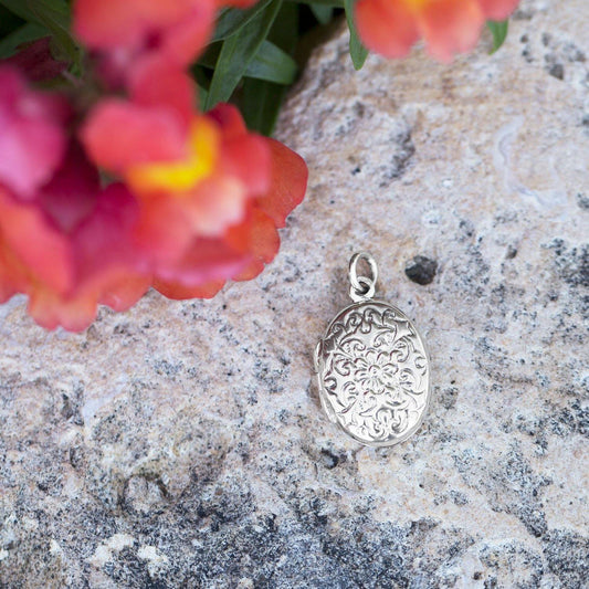 Oval Polished Floral Design Locket freeshipping - Higher Class Elegance