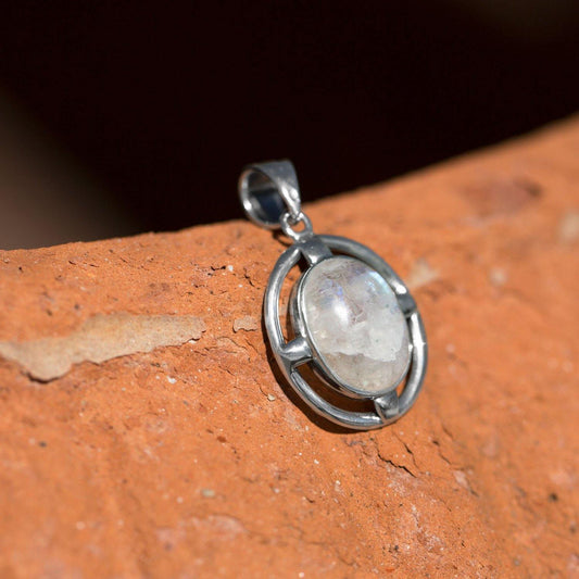 Rainbow Moonstone Pendant freeshipping - Higher Class Elegance